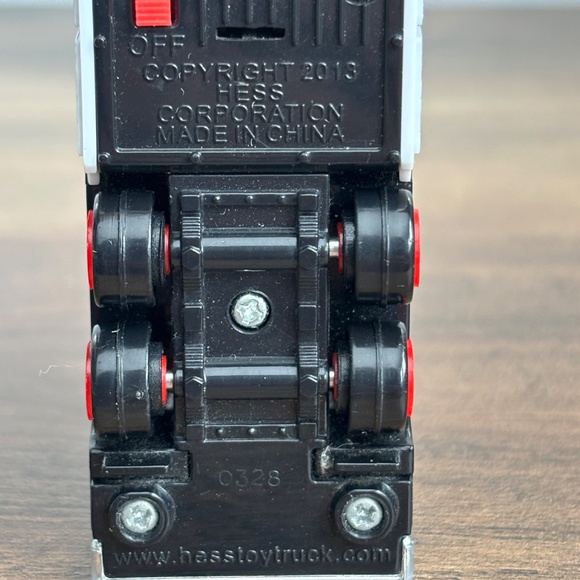 HESS MINI Semi Gasoline Truck  & Two Racers Race Cars LIGHTS UP Ramp WORKS 2013 - Picture 13 of 14